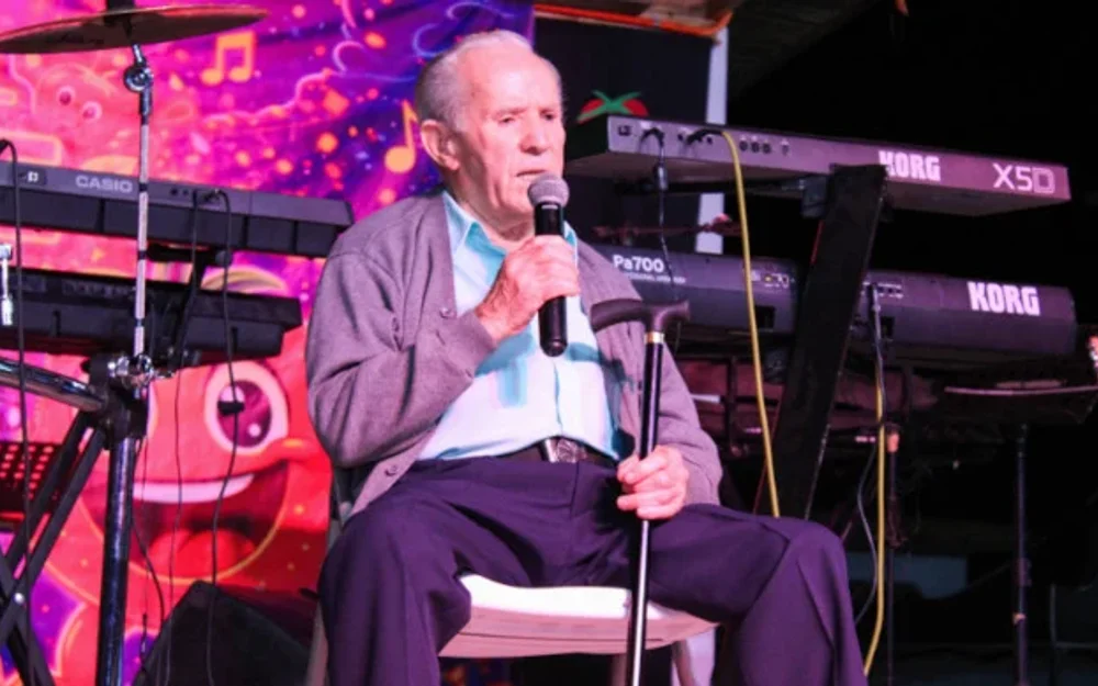 Orlando Piña, el poeta de 93 años que convirtió la memoria oral de Panquehue en versos