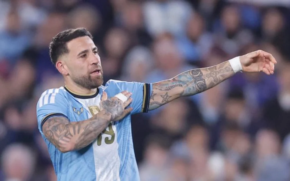 Otamendi marca en su despedida y Messi firma la asistencia ante Benín