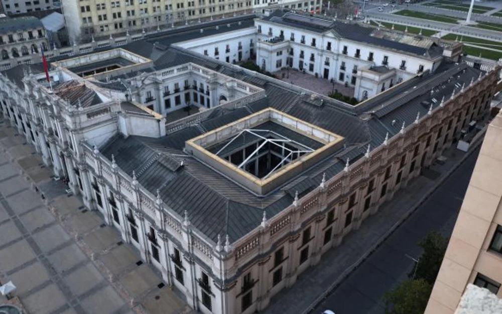 Justicia ordena reincorporar a funcionaria despedida de La Moneda tras el cambio de mando