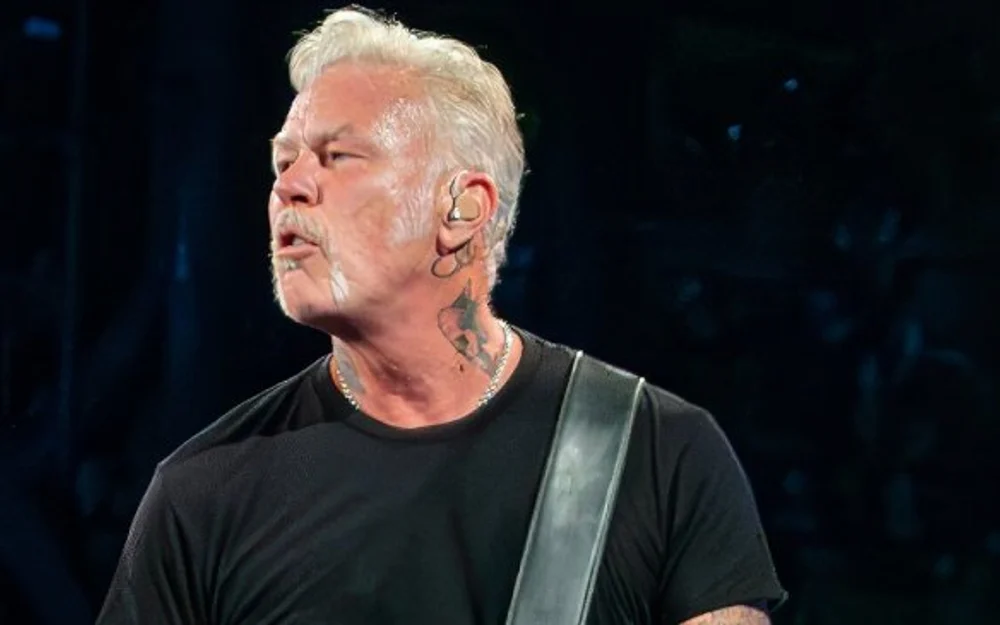 James Hetfield marca distancia con la política en los conciertos de Metallica