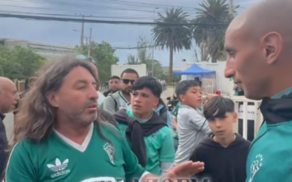 Hinchas de Wanderers encaran a Sergio Felipe y piden la salida de Palladino