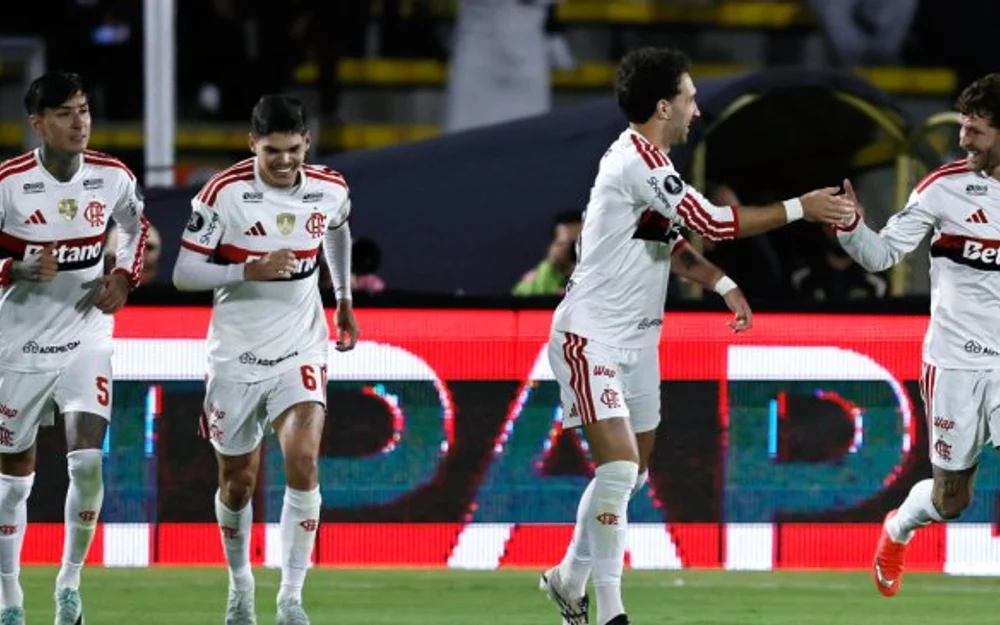 Pulgar fue titular en el 0-2 de Flamengo ante Independiente del Valle en Quito