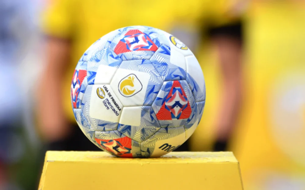 Colo Colo lidera la Liga de Primera con 54 puntos y saca 12 de ventaja a la UC y la U