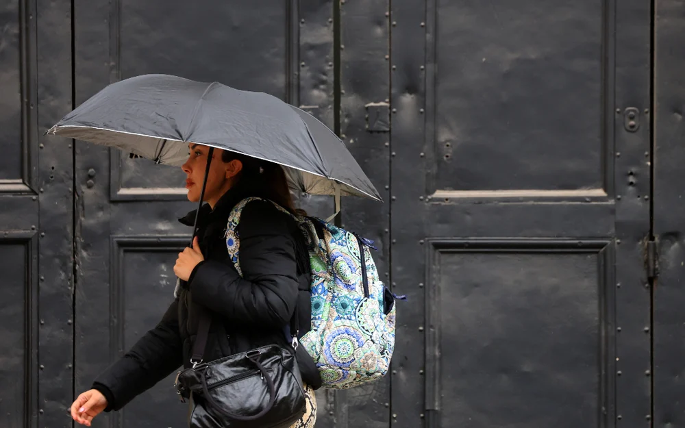 Santiago enfrenta una semana marcada por lluvias y posibles tormentas eléctricas