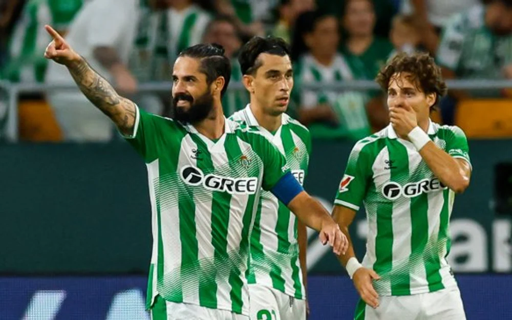 Betis de Pellegrini golea 5-2 a Osasuna y sigue tercero en La Liga