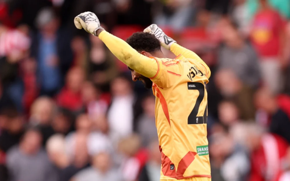 Vigouroux sostiene el arco y Swansea sigue líder de la Championship