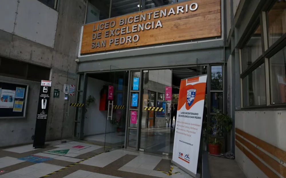 Presupuesto 2027 recorta $2.930 millones a los Liceos Bicentenario y despierta críticas en el oficialismo