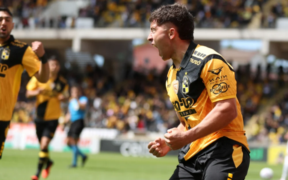 Coquimbo Unido castiga los errores defensivos de Colo Colo y se impone 3-1 en el primer tiempo