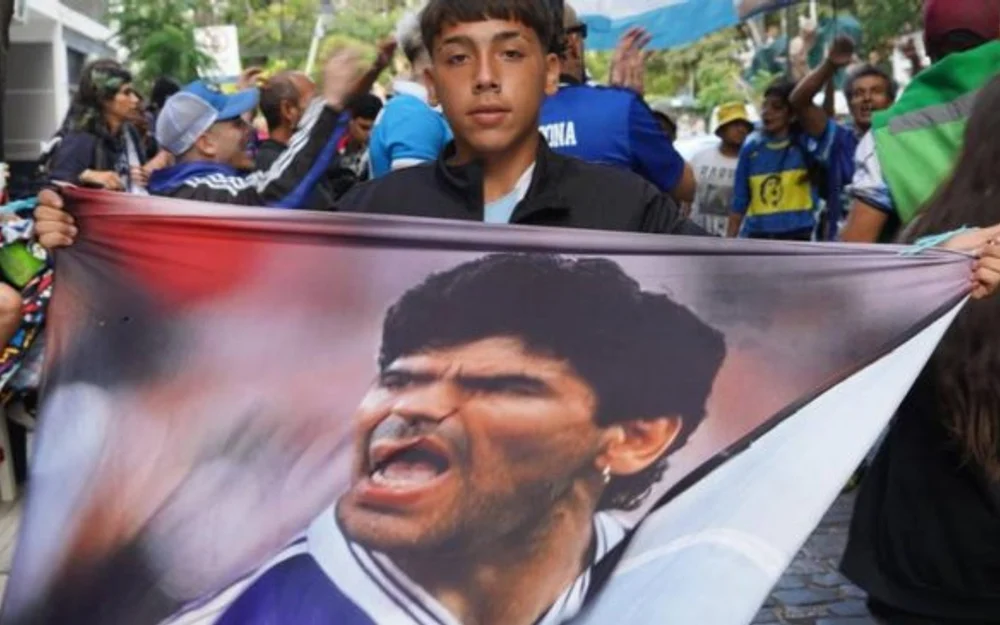 Fiscalía argentina pide 12 años de prisión para el médico Leopoldo Luque por la muerte de Maradona