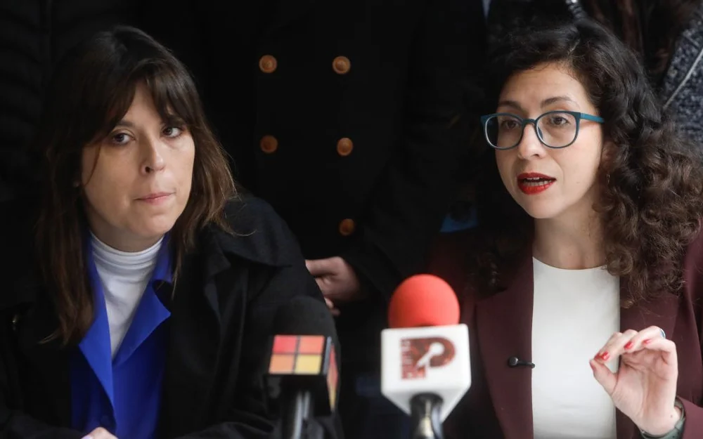 FA busca acotar el salto de exautoridades al sector privado y advierte riesgo de "caza de brujas"