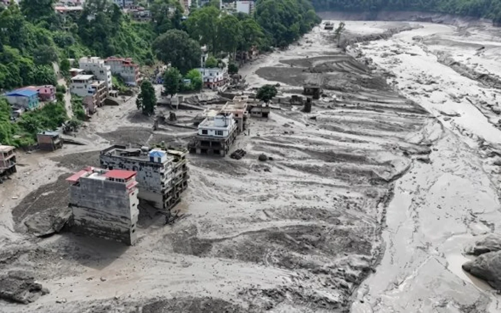 Nepal eleva a 1.451 los muertos por la riada del Himalaya y mantiene 5.786 desaparecidos