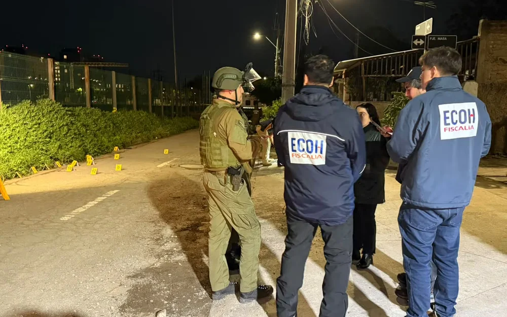 PDI indaga balacera en Cerro Navia que dejó dos fallecidos y un adolescente herido