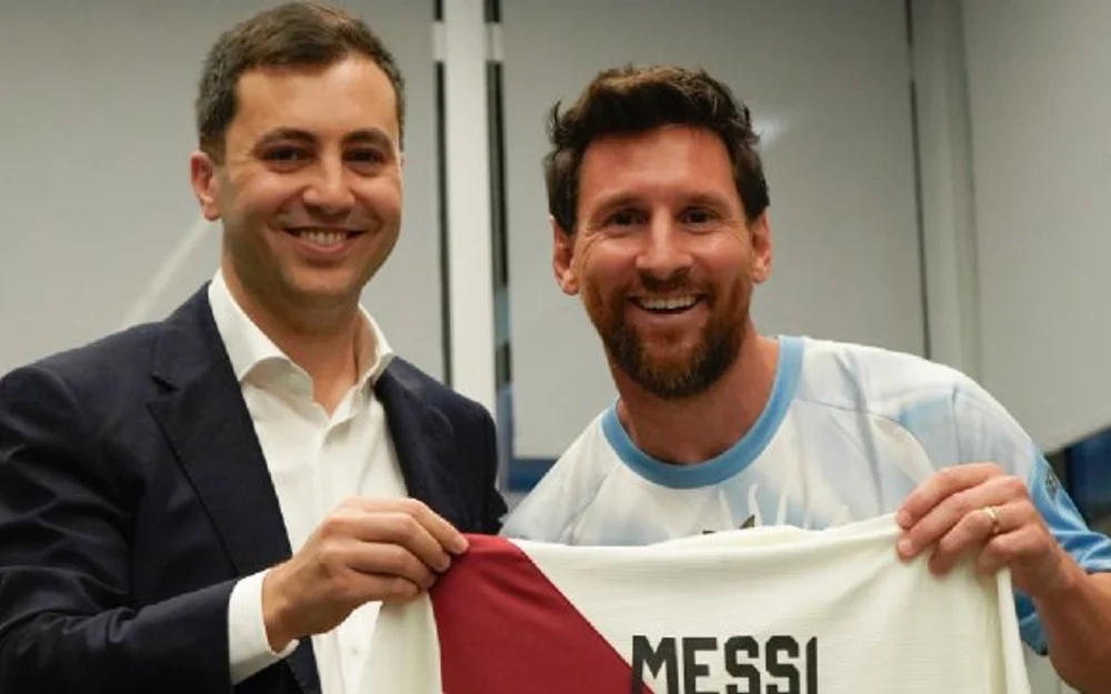 Messi es nombrado socio honorario de River Plate antes de su despedida de la selección argentina