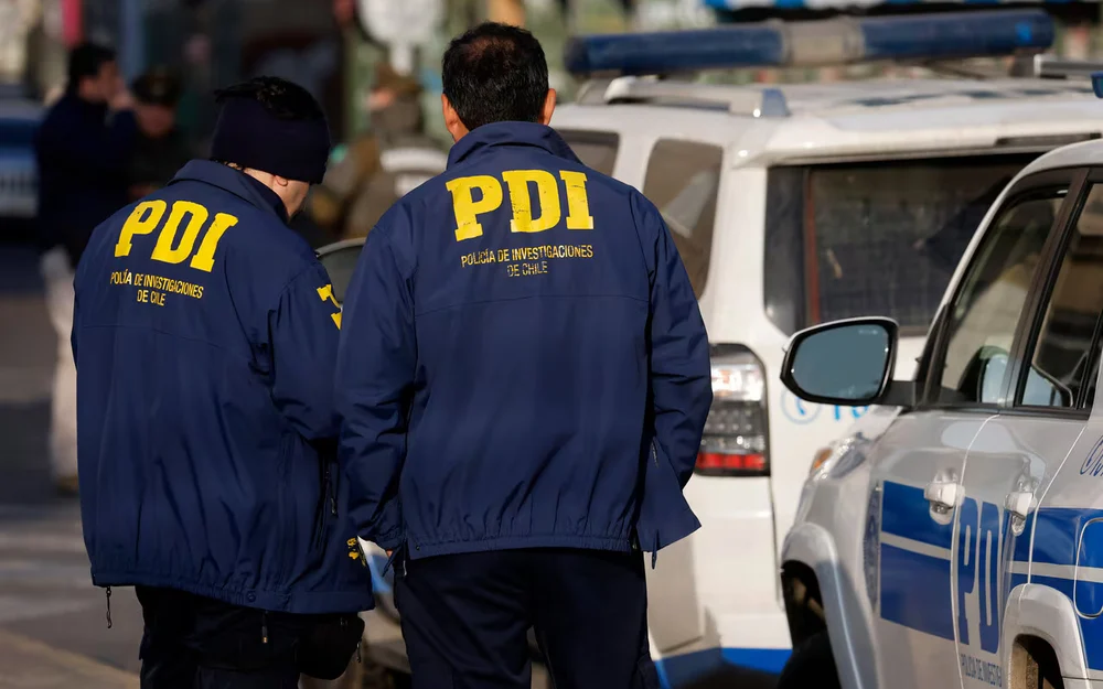 PDI detiene a hombre de 30 años por estafas con cartas Pokémon por más de $3 millones