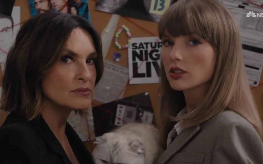 Taylor Swift irrumpe sin aviso en los Emmy y descoloca a la ceremonia