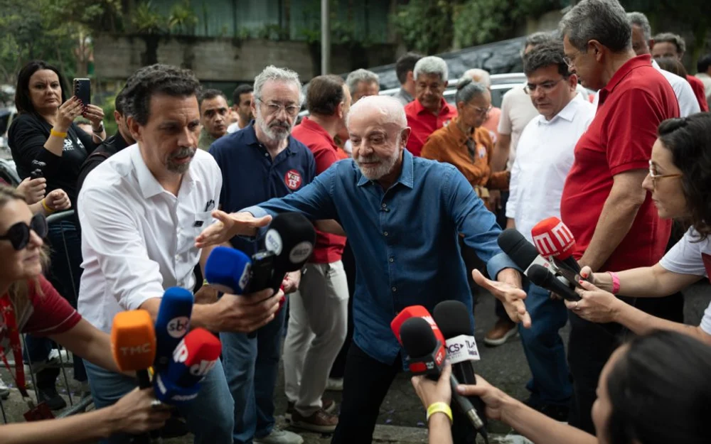 Multitudinaria marcha en São Paulo respalda candidatura de Lula