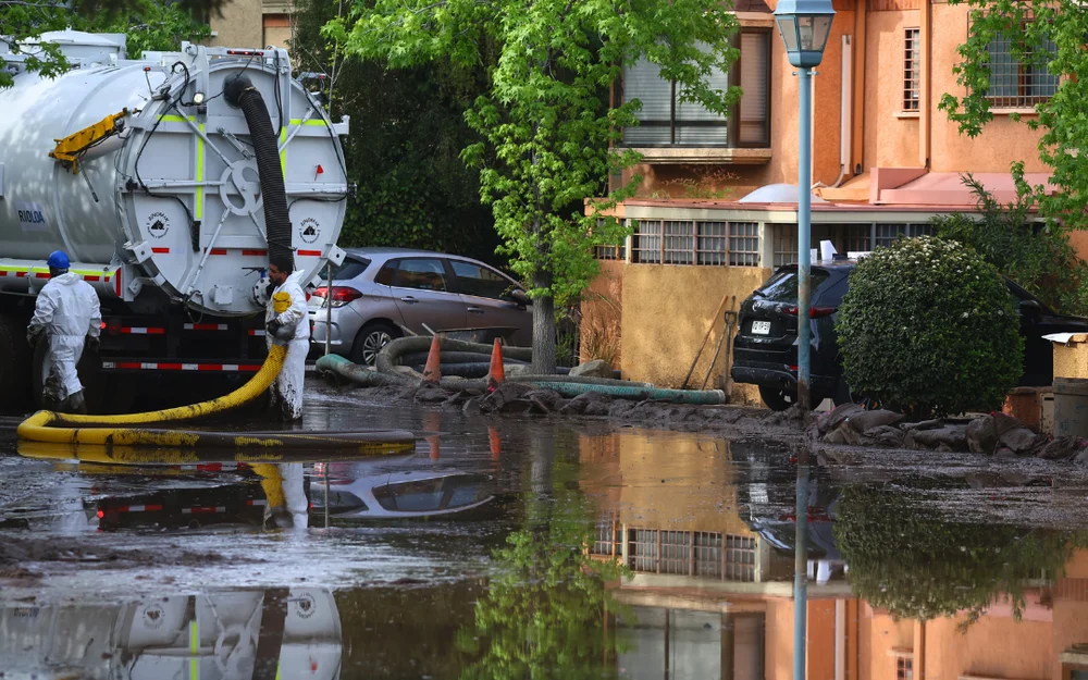 Municipios de la Región Metropolitana refuerzan medidas ante lluvias de hasta 25 milímetros