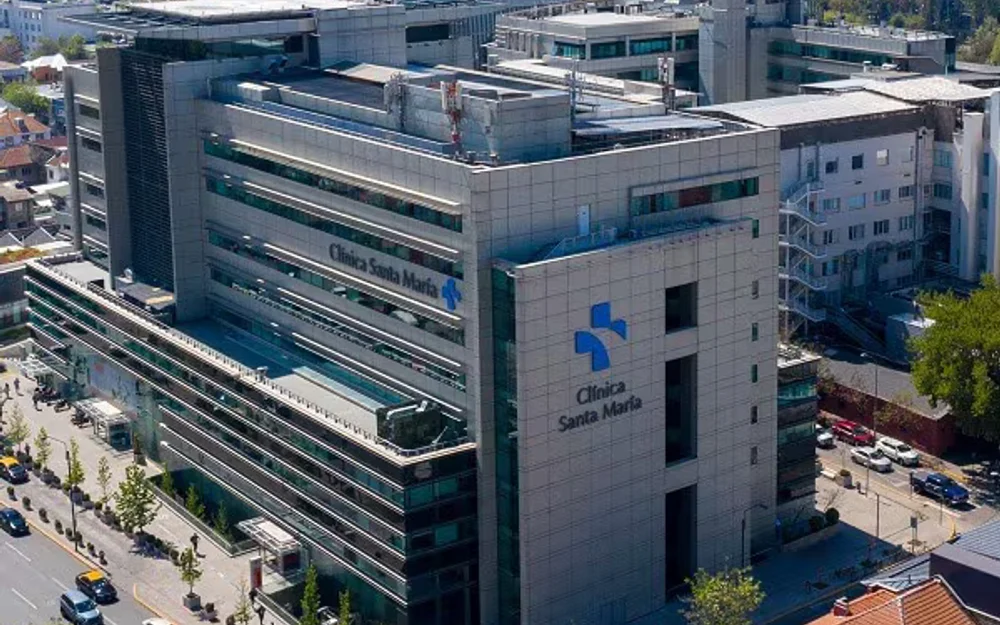 Falla de sensor activó alerta química en la Clínica Santa María y obligó a evacuar a 20 trabajadores